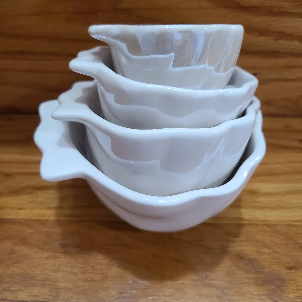 The Little Mermaid Sea Shell Rae Dunn Measuring Cups - Picture 3 of 11
